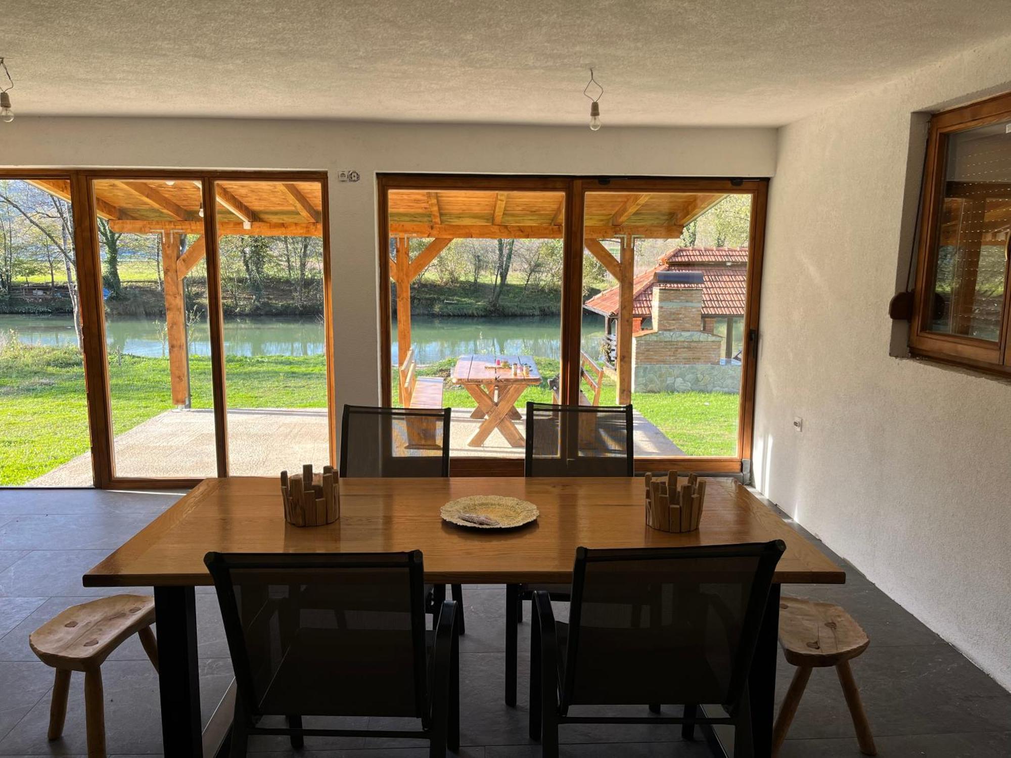 Villa Vikendica Krupa Na Vrbasu à Banja Luka Extérieur photo