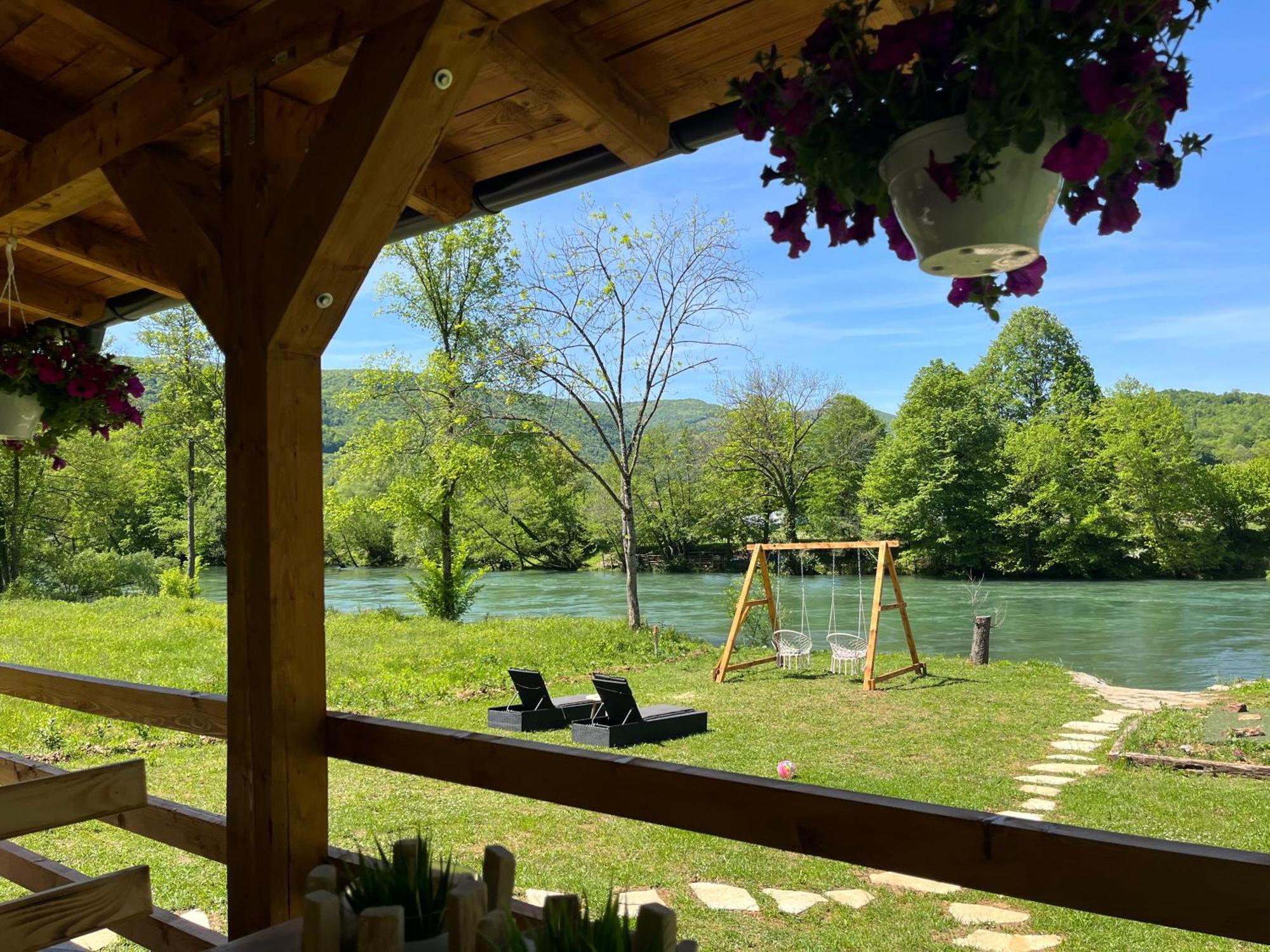 Villa Vikendica Krupa Na Vrbasu à Banja Luka Extérieur photo